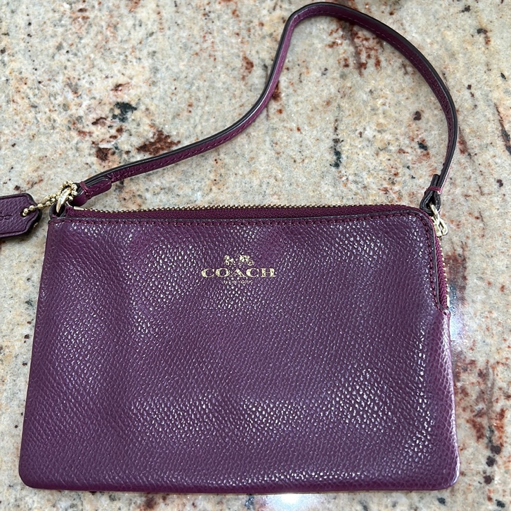 COACH PLUM WRISTLET